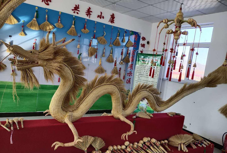 巴林左旗鑫铃草编合作社